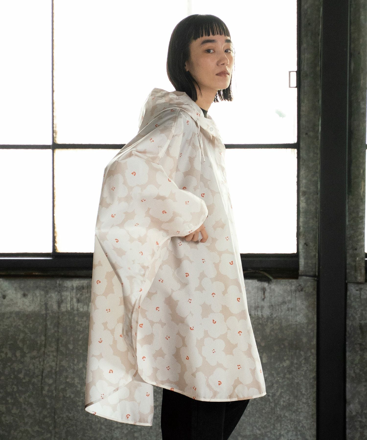 2点おまとめ【PINKO】 レースアップ 共布ベルト付き ポンチョ 2点おまとめ【PINKO】 レースアップ 共布ベルト付き ポンチョの通販は