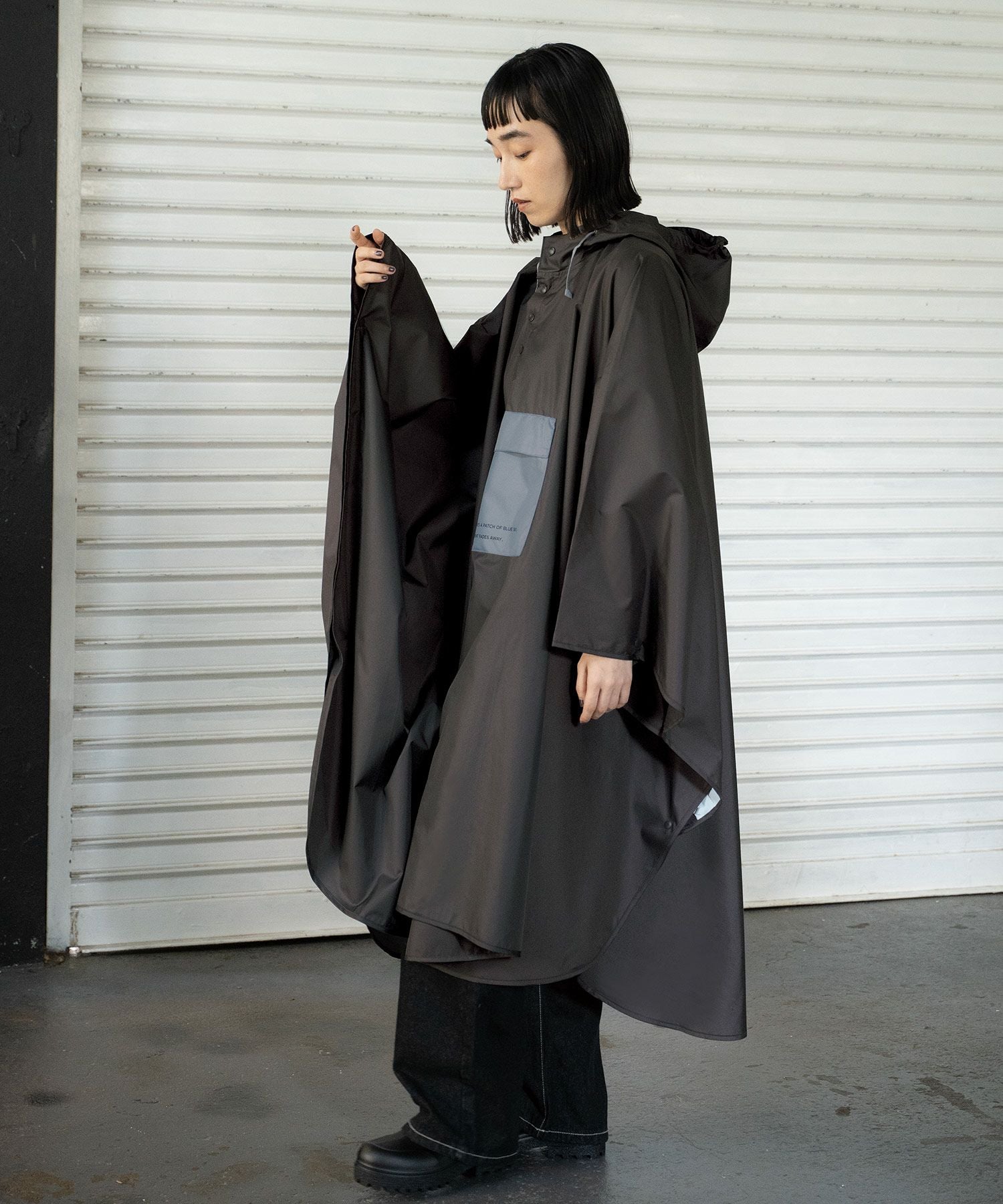 パッカブルポンチョ バイカラーユニセックス W by Wpc. ギフト対象